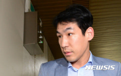 윤준상법률사무소 | 법정 향하는 최준상
