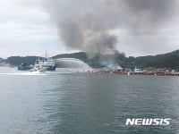 통영 달아항 앞 어류 양식장 화재, 컨테이너 창고 전소