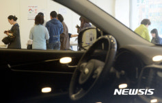 자동차 대리점에서 이색 투표