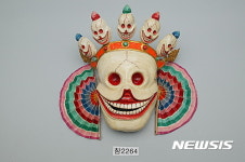 탈이 무려 350개…‘주술·상징·예술 세계의 가면 문화’