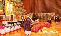 이시종 지사, 文 당선 상월원각대조사 뜻…구인사 열반 추모대재