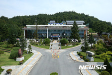 홍천군, 저소득층 부부 위한 작지만 특별한 결혼식 마련