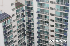 모두를 위한 아파트 태양광 미니발전소 전 세대 설치 눈길