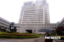 법원 "과로 누적 공무원 돌연사, 유족 보상금 줘야"