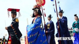 왕비의 잔치..화려한 외출