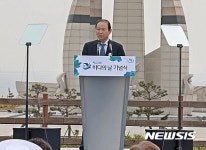 인사말하는 문동신 군산시장