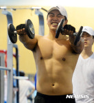 이 악물고 훈련하는 서영우