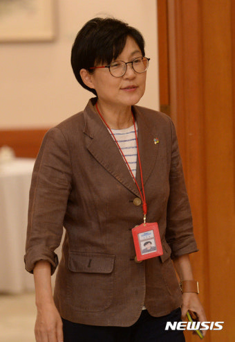 장관 임명장 수여식 참석하는 조현옥 인사수석
