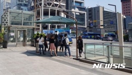 더위야 물러가라 서리풀 원두막 인기···서초구, 66개소 추가 설치