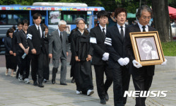 고인이 된 윤소정을 추모하며