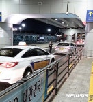 2200원 쿠폰에만 목맨 제주공항 택시...승객은 나 몰라라 