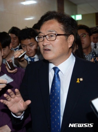 '여야 원내대표 회동 결렬' 질문에 답하는 우원식