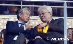 세계태권도선수권대회 참석한 장웅 북한 IOC위원