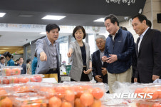 도담동 로컬푸드 직매장 방문한 이낙연 국무총리
