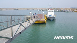 [고창소식]구시포항에 부잔교 설치, 군 어업지도선 제자리로 등