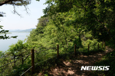 낙동강과 어우러진 창녕 개비리길