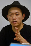 인터뷰하는 이블데드 안영수