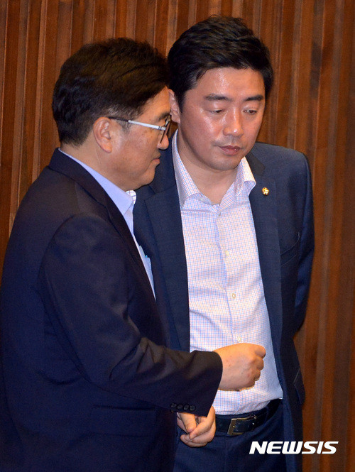 우원식 국회의장과 강훈식 대통령 비서실장, 협력 강조하여 민생과 경제 문제에 힘 합치기로 합의