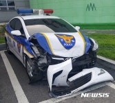 대구서 순찰차 BMW와 정면 충돌 경찰 2명 부상