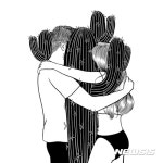 따끔한 흑백의 판타지···헨 킴 미지에서의 여름전 