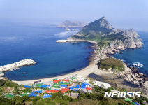 화창한 신안 흑산면 만재도