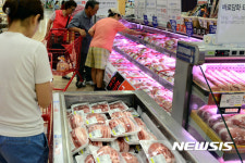 폭염에 입맛잃은 가축들…소ㆍ닭ㆍ돼지고기값 폭등