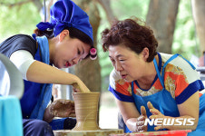 강진청자축제 물레성형체험