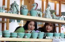다양하고 아름다운 청자 만나보세요