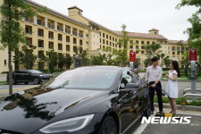 한화호텔앤드리조트, 테슬라 전기차 충전소 설치