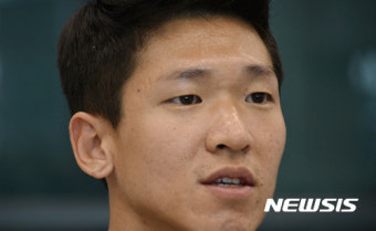 인터뷰하는 김국영 선수