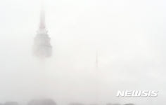 안개에 숨은 N서울타워
