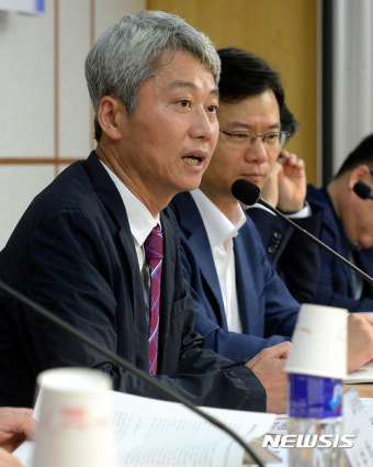 주제발표 하는 김근식 교수
