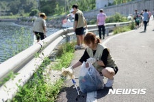 볼보건설기계코리아, 해변을 깨끗하게