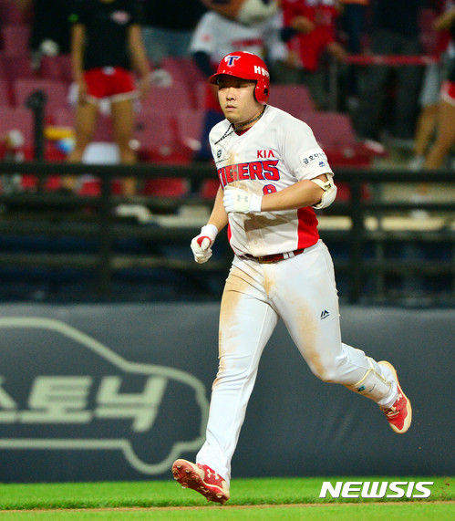한화, 롯데 6-0 꺾고 안치홍 결승 3점 홈런으로 5연승 질주