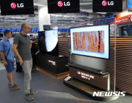 [IFA 2017]LG전자, 올레드 TV 진영 키워 프리미엄 돌풍 이어간다 