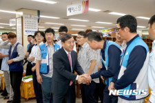 허성곤 김해시장, 우체국 집배원 격려 
