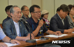 발언하는 최종진 위원장 직무대행