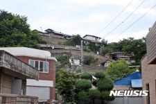 춘천 기와집골 재개발 난항…재건축 비대위 “시, 사과하라”