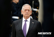 [종합]매티스 서울 위험 없는 군사 옵션 있다···韓 국방장관과 전술핵 논의 