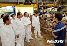 충남도의회, 축산시설 현대화 농장 방문 