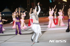 원주 다이내믹 댄싱카니발에서 안유진 밸리댄스 코리아팀 공연