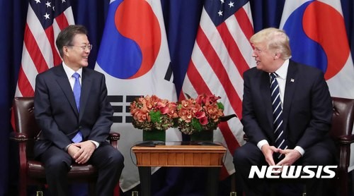 해리스 부통령, 미국 대통령 선거 경쟁에서 트럼프 전 대통령 4%포인트 앞서.