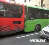 대구서 시내버스 3중 추돌··· 승객 등 10여 명 부상