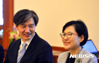 밝게 웃는 조국 민정수석과 조현옥 인사수석