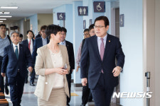우리마포복지관 둘러보는 최종구 위원장