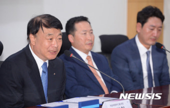 인사말하는 김상철 한컴 회장