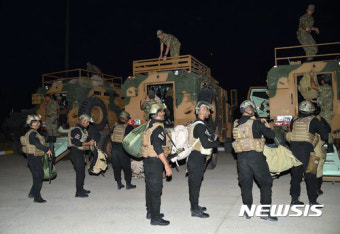 터키  야당지 기자 1명 집행유예로 석방, 4명은 계속 구금