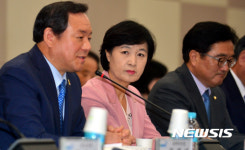 건의사항 듣는 추미애 대표