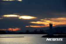 노을이 물드는 노량항