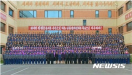 北 김정은 류원신발공장 시찰…리설주, 김여정 동행